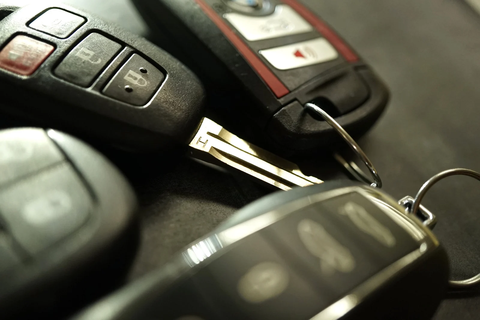 Car keys for ignition repair and replacement